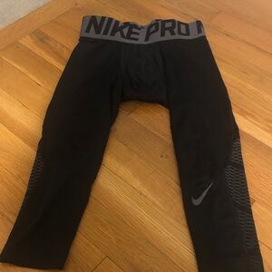 Nike pro Black and Gray Athletic Leggings boys size medium